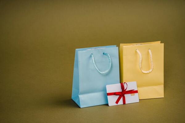 5 Advantages of Printing Wholesale Shopping Bags